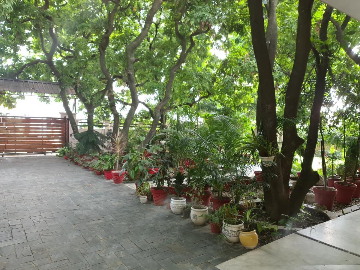 Lychee Bungalow Dehradun Bagian luar foto